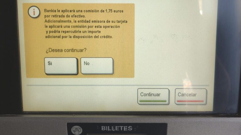 Gebühr an einem Geldautomaten (ATM) in Spanien - hier werden 1,75 € aufgeschlagen