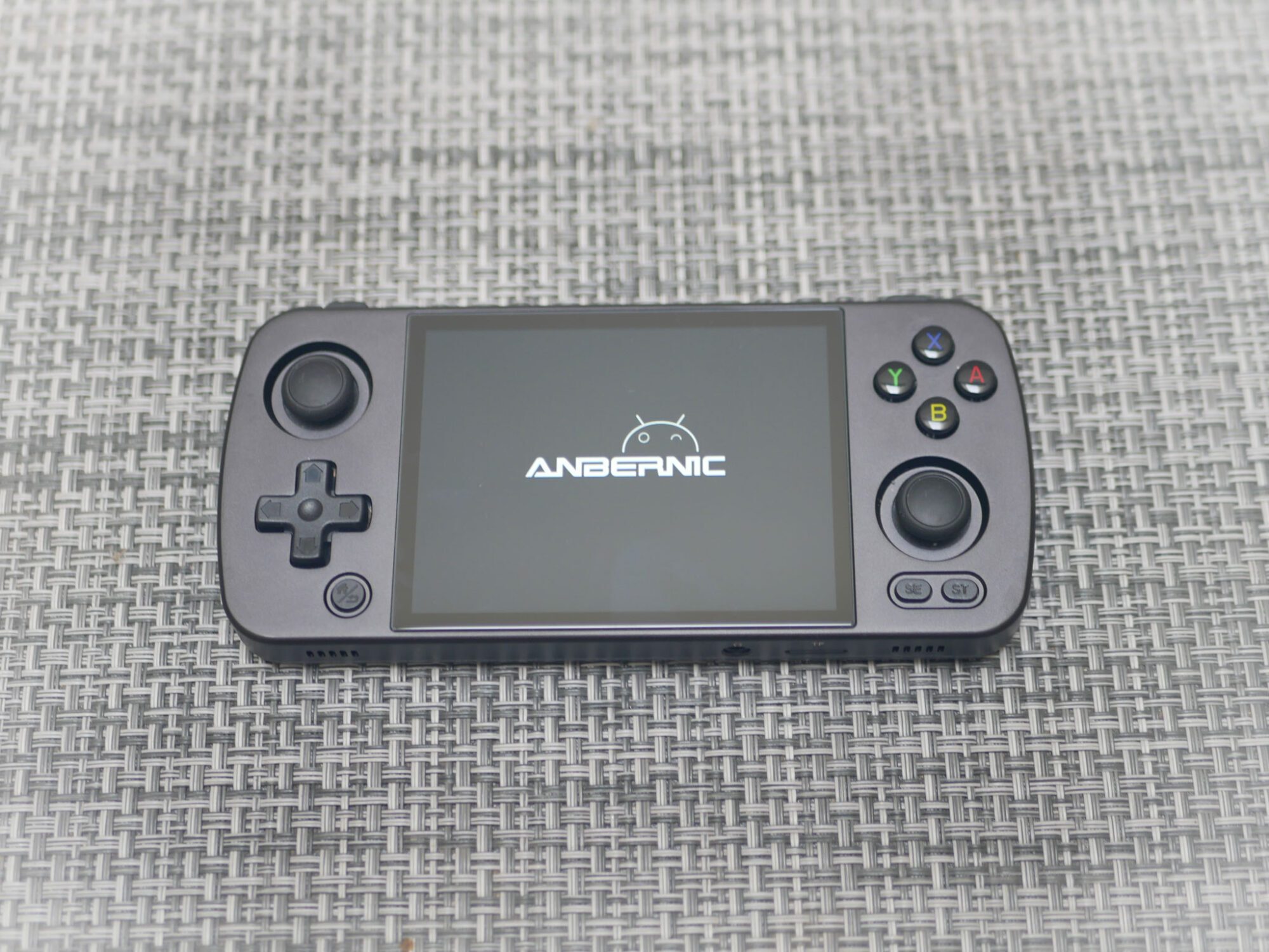 Anbernic RG405M: Android-Gaming-Handheld aus Fernost im Test